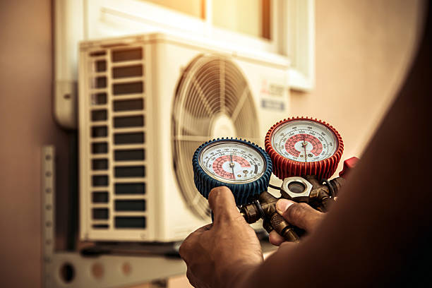 Professional Hvac technician working in Mount Pleasant, WI